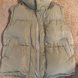 Bershka Quilted Vest in Khaki